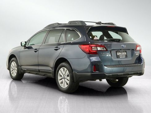 Used 2017 Subaru Outback 2.5i Premium AWD/4WD image 3