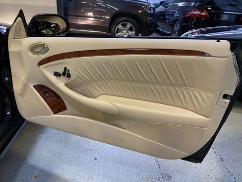 Used 2007 Mercedes-Benz CLK 350 Cabriolet image 39