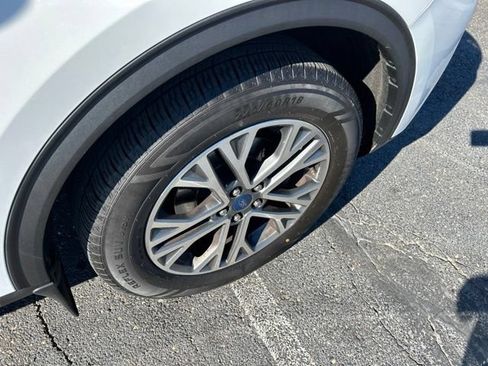Used 2021 Ford Escape SEL w/ Technology Package AWD/4WD image 21