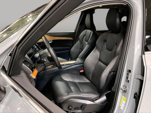 Certified 2024 Volvo XC90 B6 Plus w/ Protection Package Premier AWD/4WD image 9