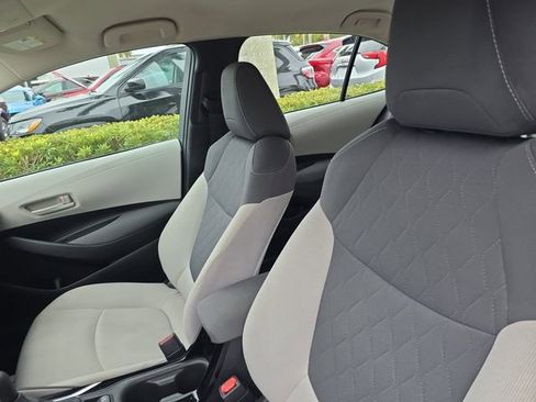 Used 2022 Toyota Corolla LE image 18