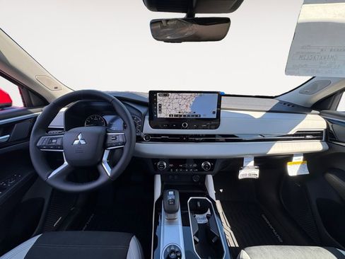 New 2026 Mitsubishi Outlander SE image 11