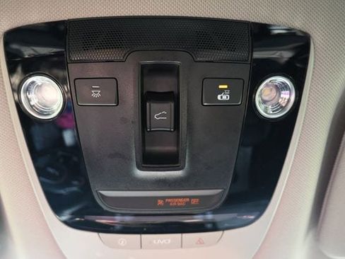 Used 2022 Kia Sorento S w/ Panoramic Sunroof Package image 38