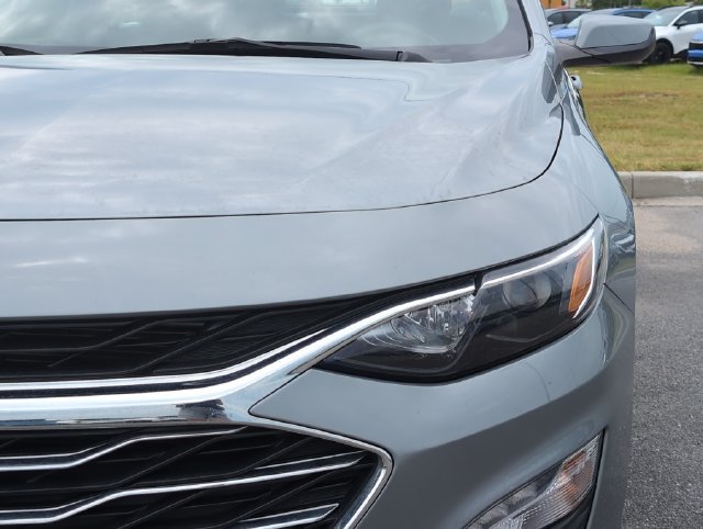 Used 2024 Chevrolet Malibu LT FWD image 11
