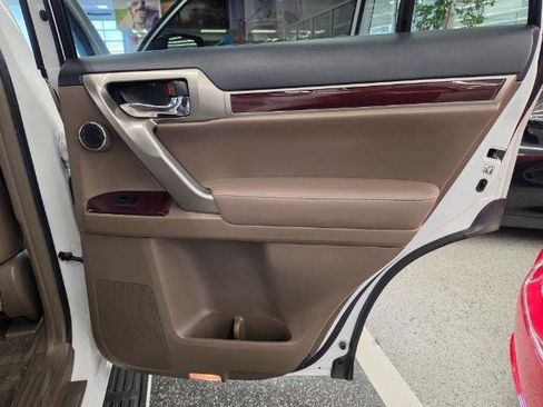 Used 2015 Lexus GX 460 Luxury AWD/4WD image 40