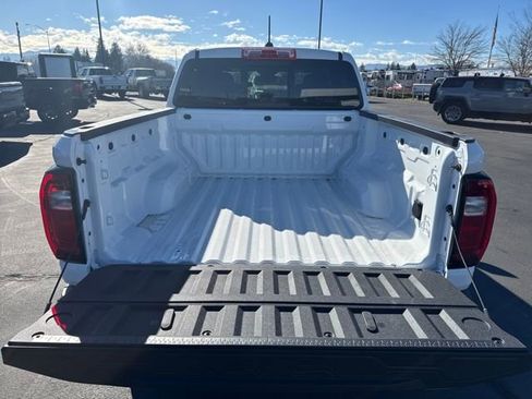 New 2026 GMC Canyon Elevation w/ Convenience Package image 18