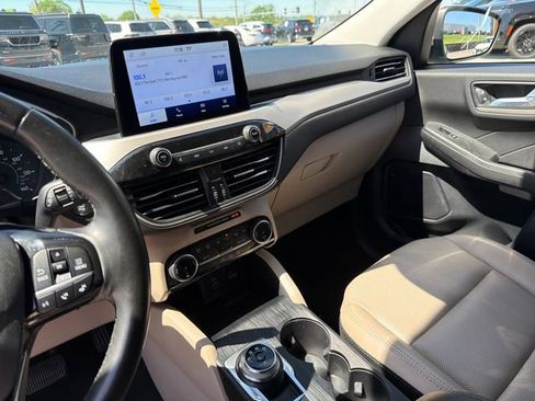 Used 2022 Ford Escape SEL image 35