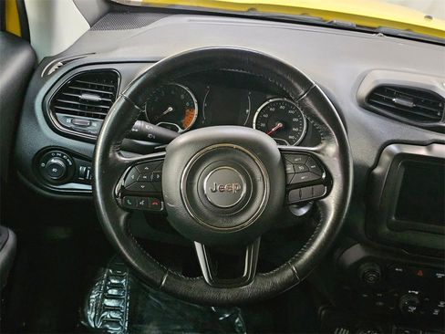 Used 2018 Jeep Renegade Altitude image 19