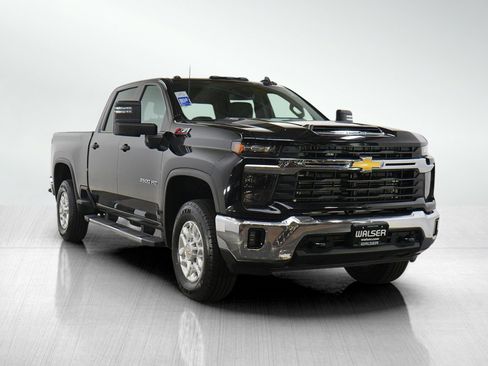 Used 2024 Chevrolet Silverado 3500 LT w/ Safety Package AWD/4WD image 7