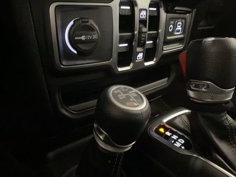 Used 2025 Jeep Wrangler Unlimited Sahara w/ Safety Group AWD/4WD image 57