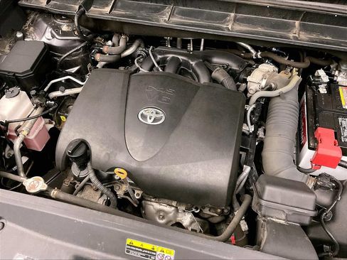 Used 2021 Toyota Highlander XSE AWD/4WD image 40