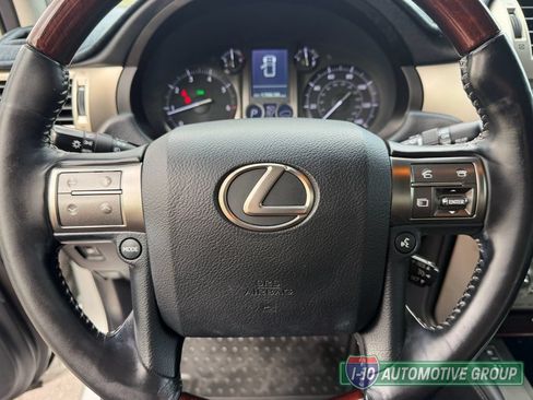 Used 2017 Lexus GX 460 AWD/4WD image 40