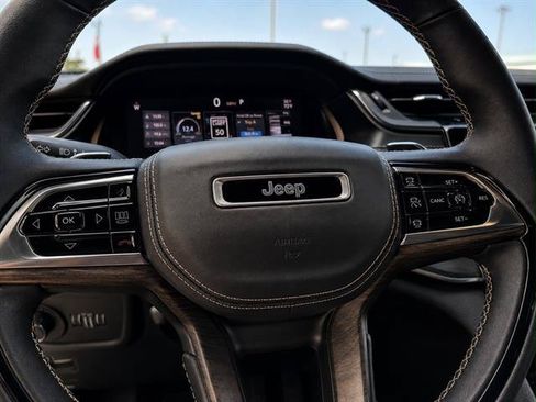 Used 2023 Jeep Grand Cherokee L Overland w/ Advanced Protech Group III AWD/4WD image 20