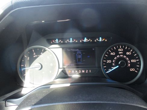 Used 2015 Ford F150 XLT w/ Equipment Group 302A Luxury image 22