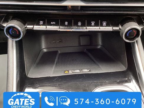 Used 2024 Chevrolet Traverse LT FWD image 21