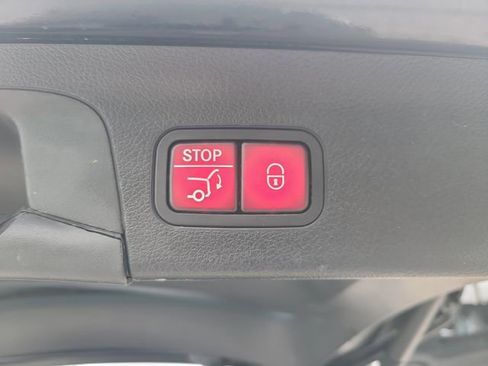 Used 2022 Mercedes-Benz GLS 450 4MATIC image 13