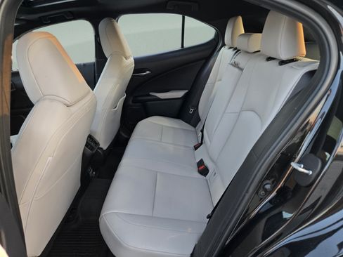 Used 2024 Lexus UX 250h FWD image 17