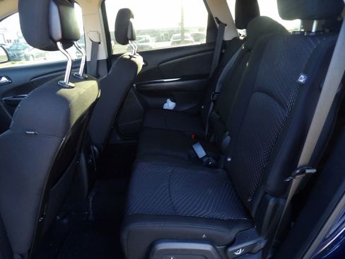 Used 2020 Dodge Journey SE w/ SE Popular Equipment Group image 23