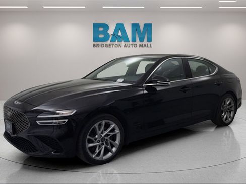 Used 2022 Genesis G70 2.0T image 2
