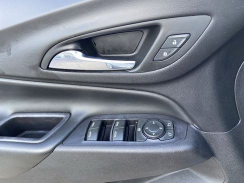 Used 2020 Chevrolet Equinox LT FWD image 45