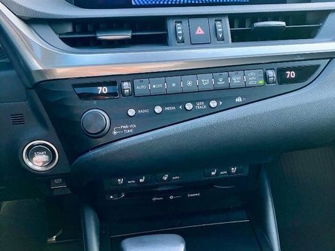 Used 2019 Lexus ES 350 Luxury 4dr Sedan image 11