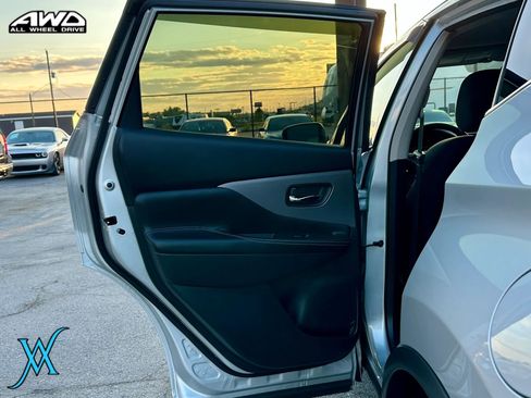 Used 2022 Nissan Murano S AWD/4WD image 19