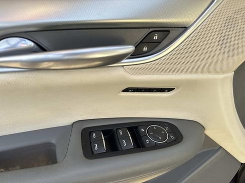 Used 2018 Cadillac XT5 Luxury w/ Driver Awareness Package image 18