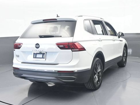 Used 2024 Volkswagen Tiguan SE FWD image 5