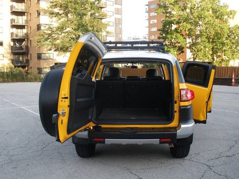 Used 2007 Toyota FJ Cruiser 2WD image 18