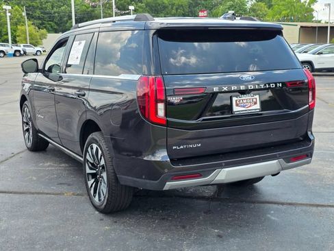 Used 2025 Ford Expedition Platinum w/ Driver's Package AWD/4WD image 10