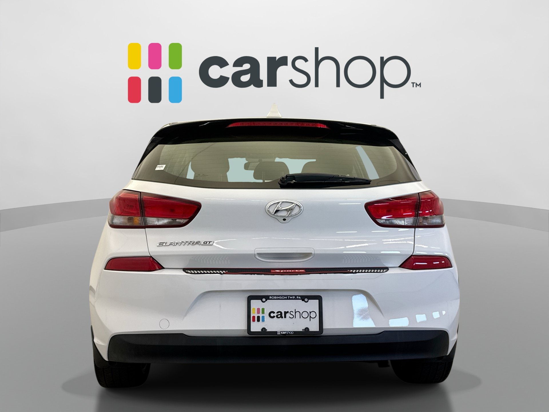 Used 2020 Hyundai Elantra GT FWD image 4
