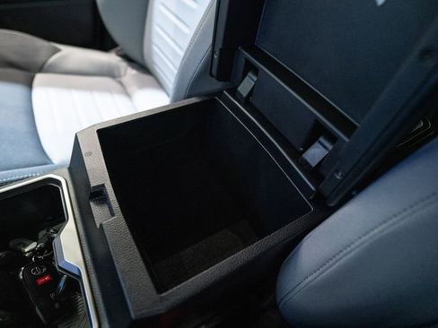 Certified 2025 Toyota Tacoma TRD Off-Road image 36