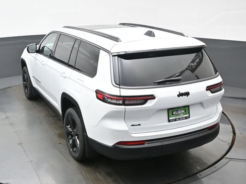 New 2026 Jeep Grand Cherokee L Limited w/ Limited Altitude Package AWD/4WD image 24
