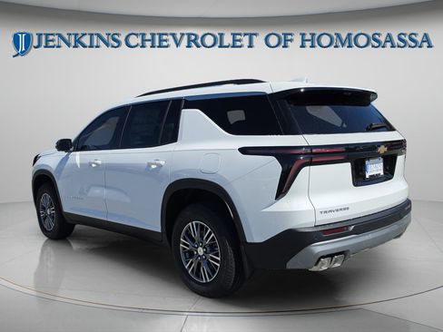 New 2027 Chevrolet Traverse LT w/ Driver Confidence Package FWD image 7
