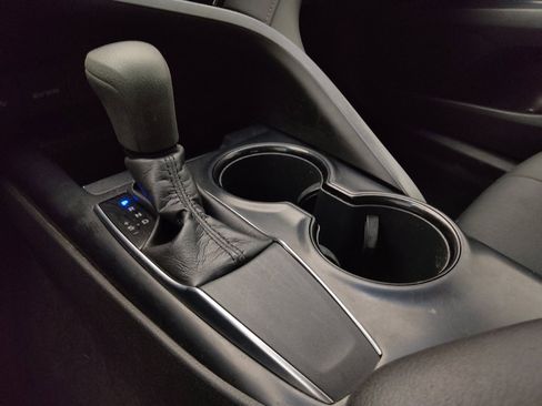 Used 2020 Toyota Camry LE image 26