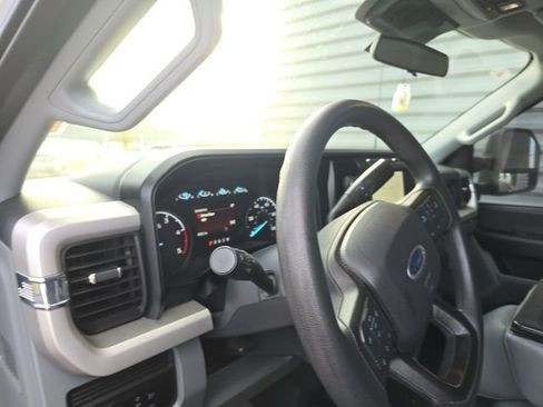 Used 2023 Ford F250 XL w/ XL Chrome Package image 9