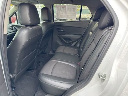 Used 2016 Chevrolet Trax LT w/ LT Convenience Package FWD image 18
