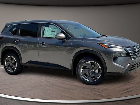 New 2026 Nissan Rogue SV w/ Cold Weather Package FWD image 2