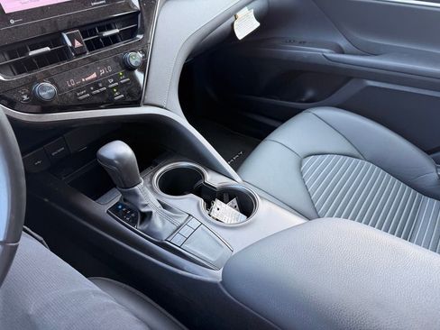 Used 2023 Toyota Camry SE w/ Convenience Package FWD image 20