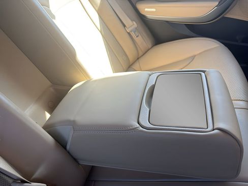 Used 2016 Hyundai Azera Limited FWD image 25