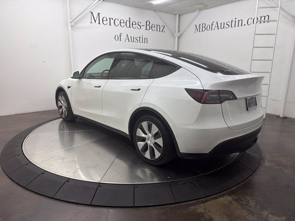 Used 2022 Tesla Model Y Long Range AWD/4WD image 5