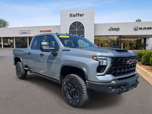 Used 2025 Chevrolet Silverado 2500 ZR2 w/ ZR2 Bison Edition AWD/4WD image 3