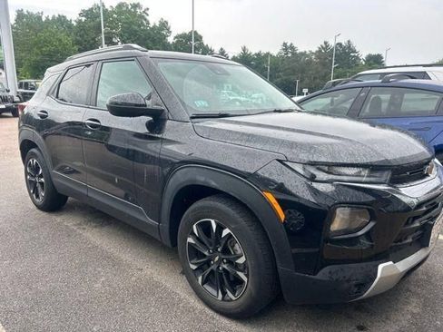 Used 2023 Chevrolet TrailBlazer LT FWD image 1