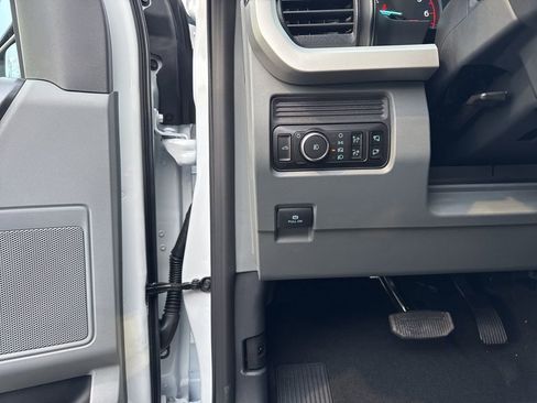 New 2026 Ford F350 XLT w/ FX4 Off-Road Package image 13