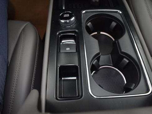 New 2025 Lincoln Corsair Reserve image 18