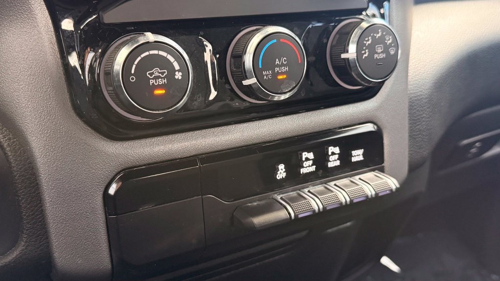 Used 2025 RAM 1500 Big Horn RWD image 26