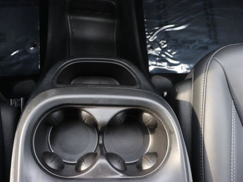 Used 2025 Chrysler Pacifica Select FWD image 35