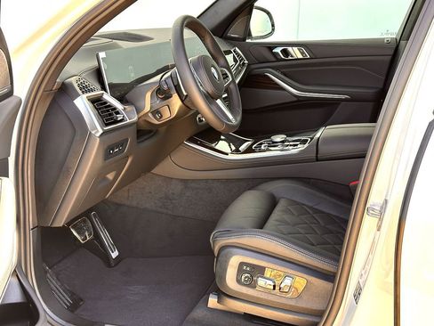 New 2026 BMW X5 xDrive40i w/ M Sport Package image 10