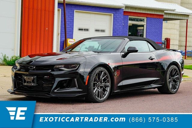 Used 2022 Chevrolet Camaro ZL1 RWD image 1
