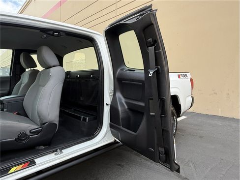 Used 2018 Toyota Tacoma SR RWD image 25